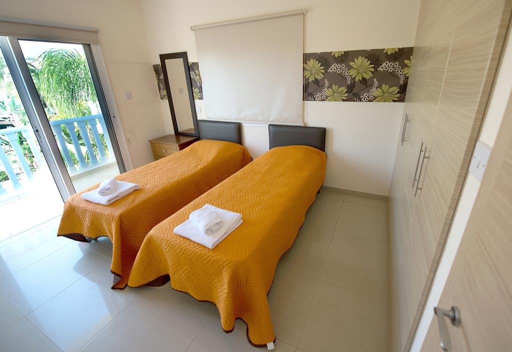 Hara Nissi Beach Villas アヤナパ エクステリア 写真