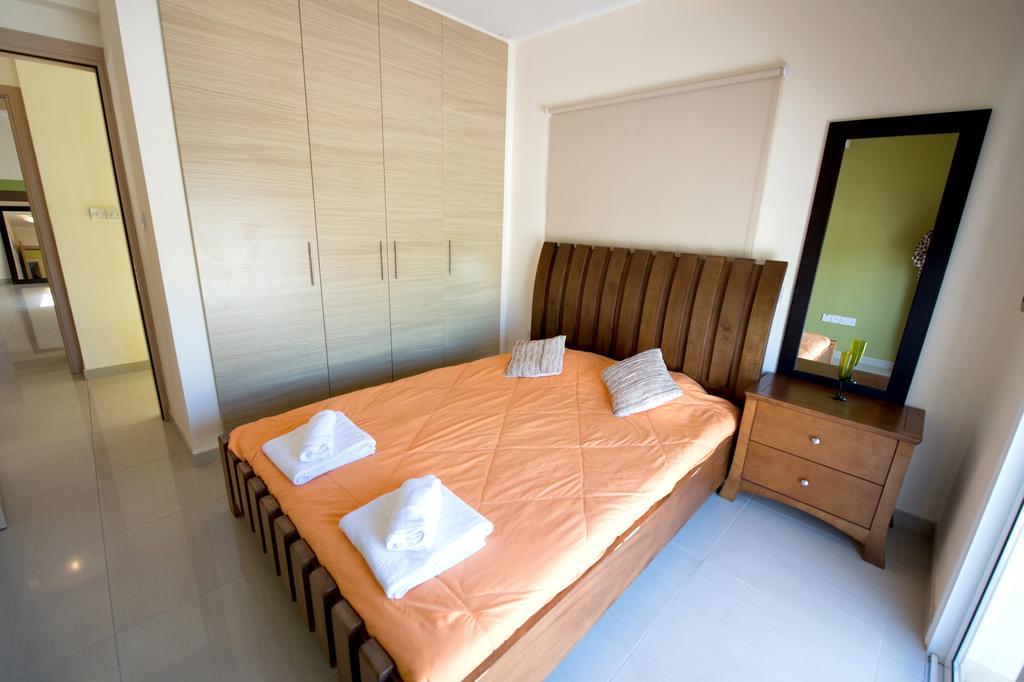 Hara Nissi Beach Villas アヤナパ エクステリア 写真